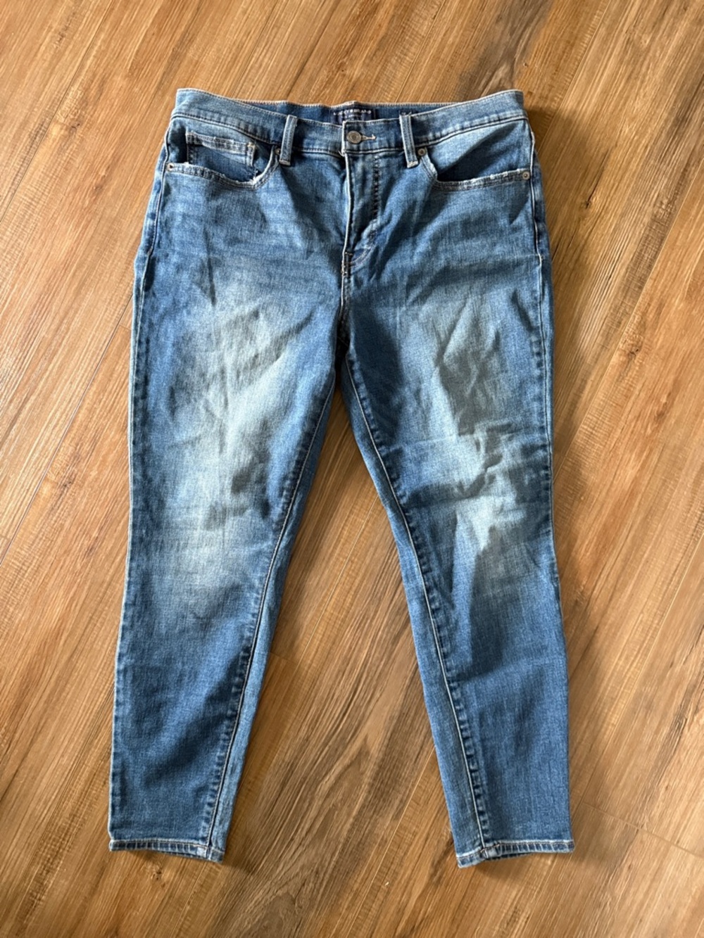 Lucky Brand Faded Blue Slim Straight Jeans